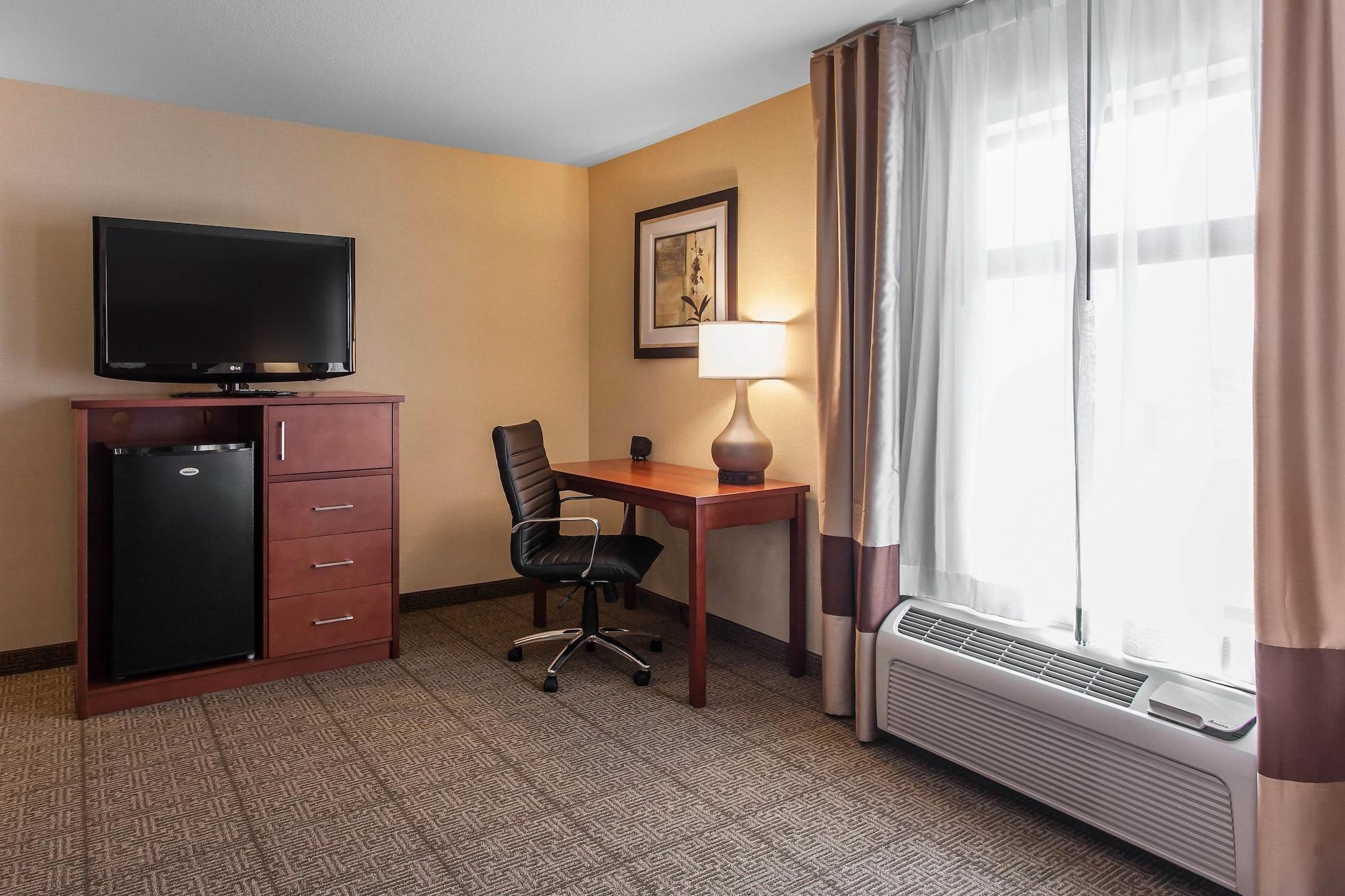 Comfort Inn & Suites Near Fallon Naval Air Station Bagian luar foto