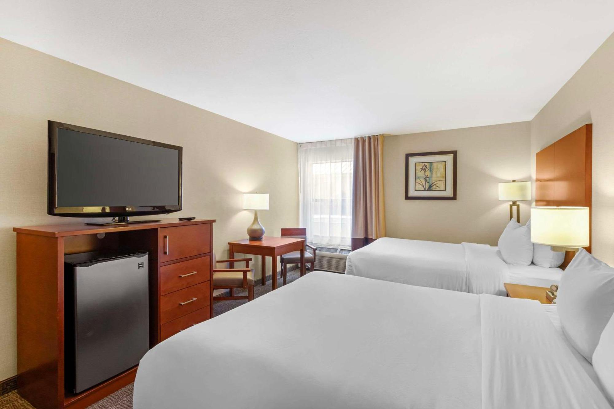Comfort Inn & Suites Near Fallon Naval Air Station Bagian luar foto