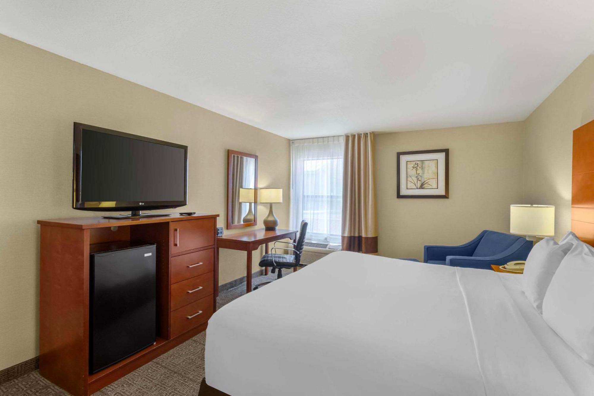 Comfort Inn & Suites Near Fallon Naval Air Station Bagian luar foto