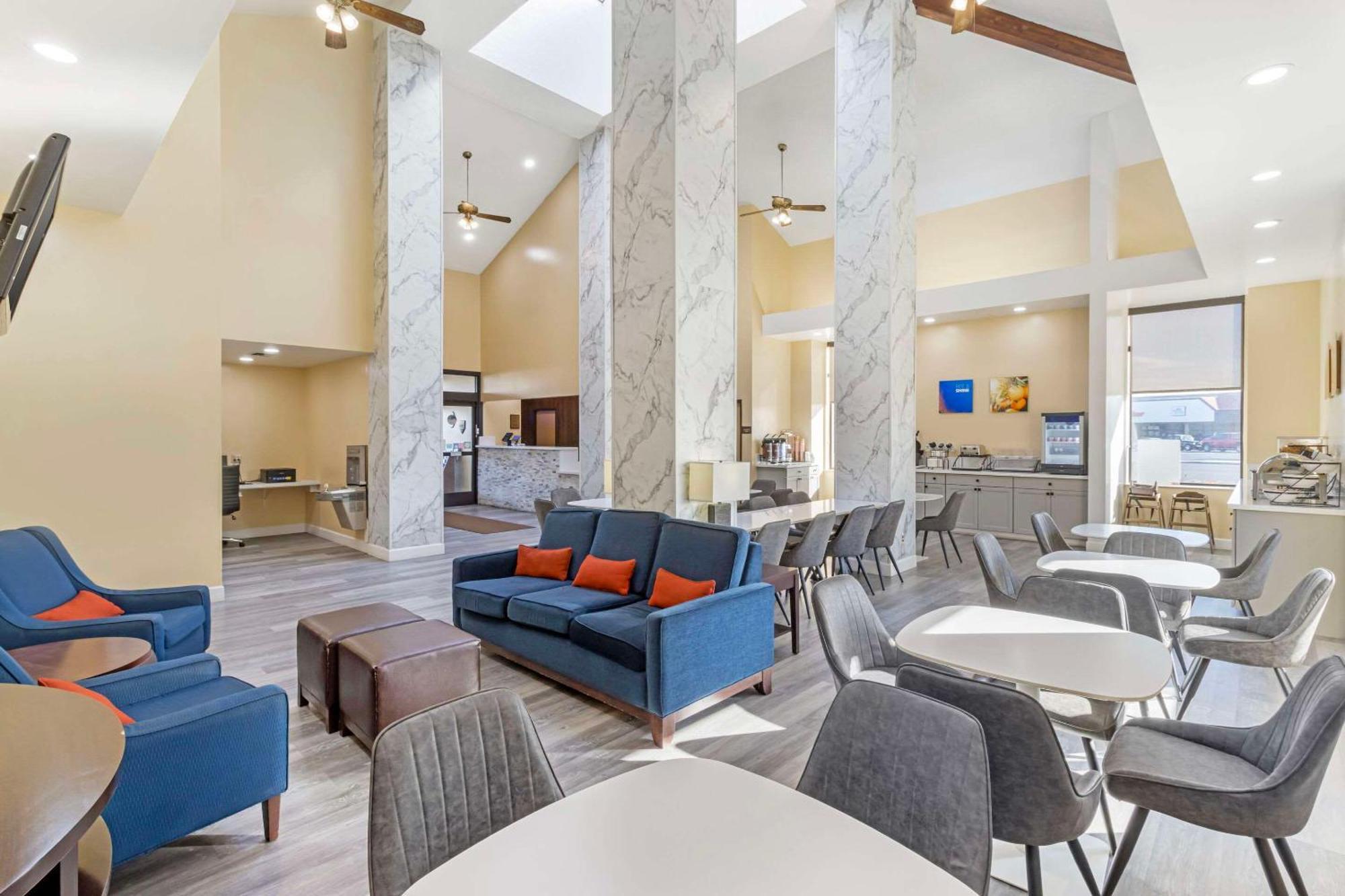 Comfort Inn & Suites Near Fallon Naval Air Station Bagian luar foto